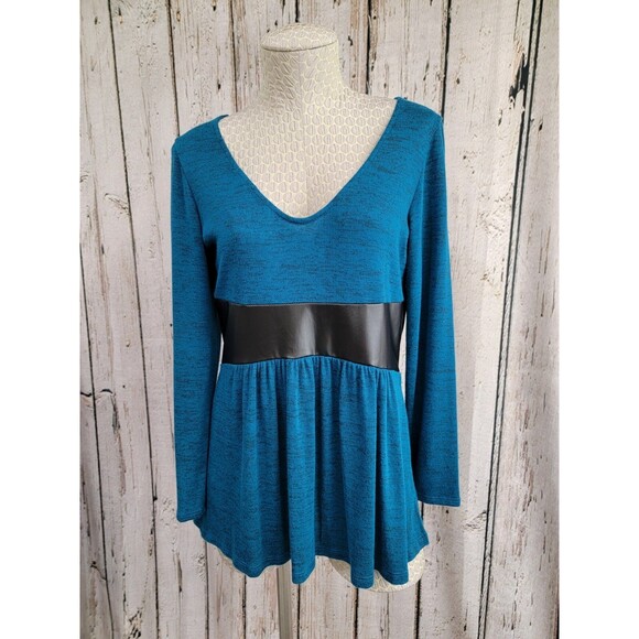 ALK Women's Medium‎ Venus Faux Leather T-Strap V-Neck Sweater Blouse Shirt NWOT - Picture 1 of 9